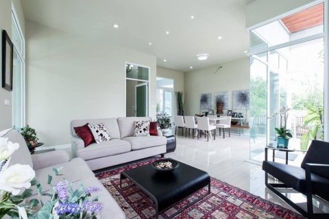 Villa in Watthana, Bangkok, Thailand 5 Schlafzimmer № 208493