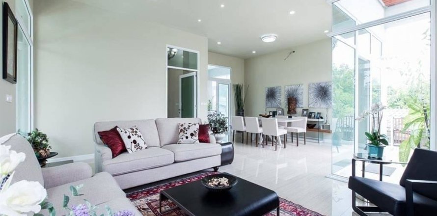 Chalet de 5 dormitorios en Watthana, Bangkok, Tailandia № 208493