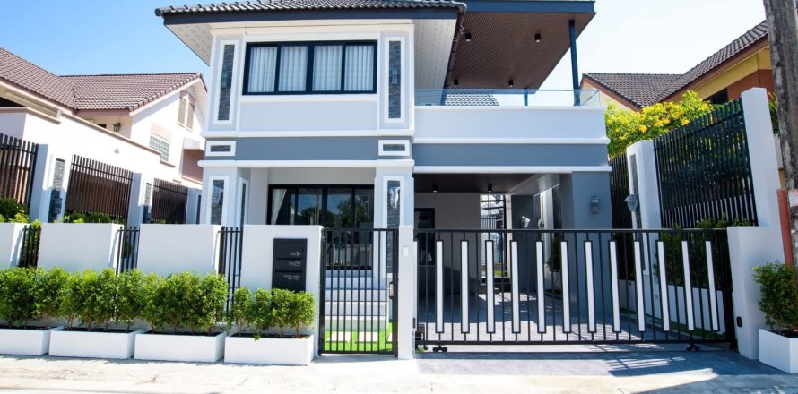 Chalet de 4 dormitorios en Pattaya, Tailandia № 159877