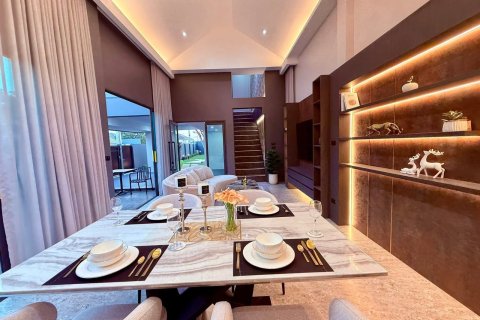 Villa in Pattaya, Thailand 4 bedrooms № 159878 - photo 8