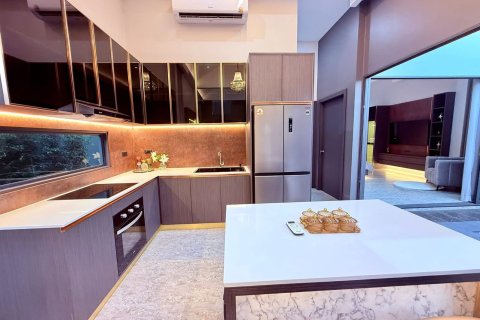 Villa in Pattaya, Thailand 4 bedrooms № 159878 - photo 5