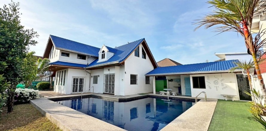 Haus in Pattaya, Thailand 4 Schlafzimmer № 47293