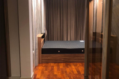 House in Bangkok, Thailand 4 bedrooms № 189394