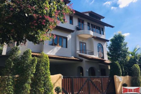 Villa in Hang Dong, Thailand 4 bedrooms № 193763