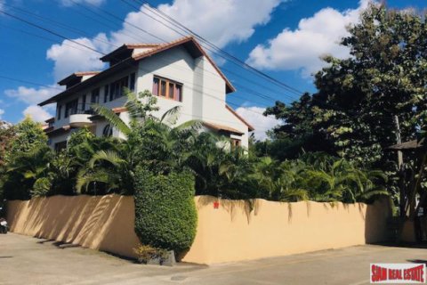 Chalet de 4 dormitorios en Hang Dong, Tailandia № 193763 - foto 3