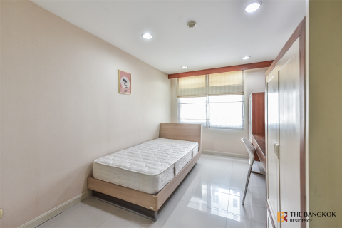 Condo in Bangkok, Thailand, 2 bedrooms № 185499 - photo 3