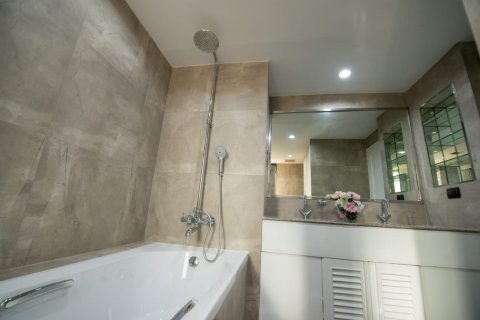 Condominio de 3 dormitorios en Bangkok, Tailandia № 65876 - foto 12