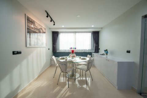 Condominio de 3 dormitorios en Bangkok, Tailandia № 65876 - foto 9
