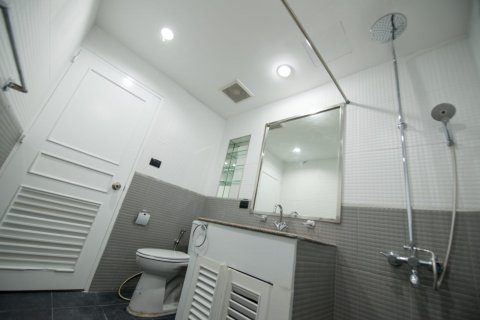 Condominio de 3 dormitorios en Bangkok, Tailandia № 65876 - foto 11