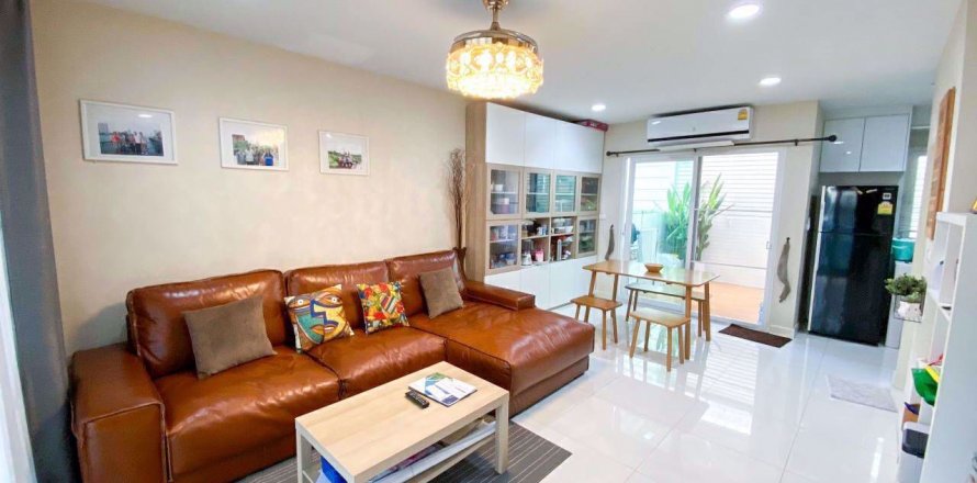 Casa de 3 dormitorios en Suan Luang, Bangkok, Tailandia № 113647