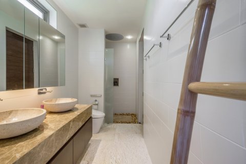 Casa de 3 dormitorios en Bang Tao, Tailandia № 161072 - foto 23