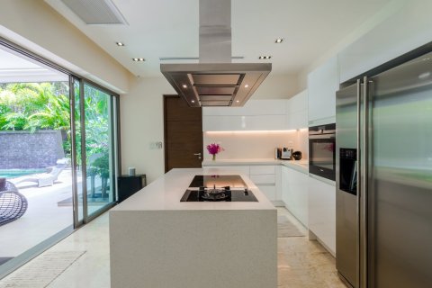 Casa de 3 dormitorios en Bang Tao, Tailandia № 161072 - foto 12