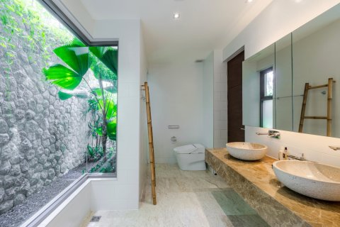 Casa de 3 dormitorios en Bang Tao, Tailandia № 161072 - foto 15