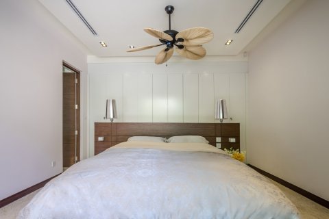 Casa de 3 dormitorios en Bang Tao, Tailandia № 161072 - foto 27