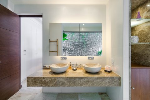 Casa de 3 dormitorios en Bang Tao, Tailandia № 161072 - foto 14