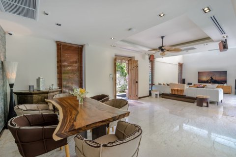 Casa de 3 dormitorios en Bang Tao, Tailandia № 161072 - foto 9