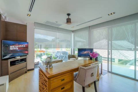 Casa de 3 dormitorios en Bang Tao, Tailandia № 161072 - foto 25