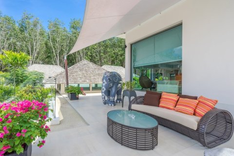 Casa de 3 dormitorios en Bang Tao, Tailandia № 161072 - foto 4