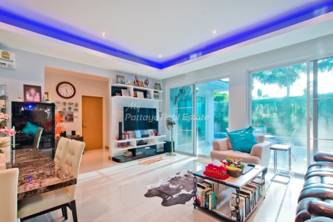 Casa de 3 dormitorios en Bang Lamung, Tailandia № 202277 - foto 11