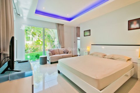 Casa de 3 dormitorios en Bang Lamung, Tailandia № 202277 - foto 27