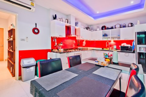 Casa de 3 dormitorios en Bang Lamung, Tailandia № 202277 - foto 17