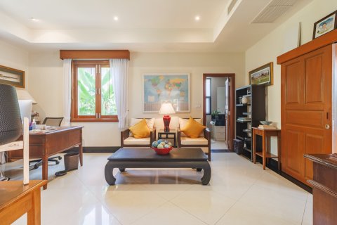 Casa de 5 dormitorios en Bang Tao, Tailandia № 202275 - foto 16