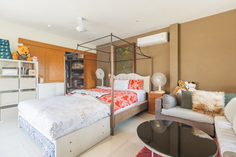 Casa de 5 dormitorios en Bang Tao, Tailandia № 202275 - foto 29