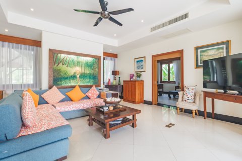 Casa de 5 dormitorios en Bang Tao, Tailandia № 202275 - foto 8