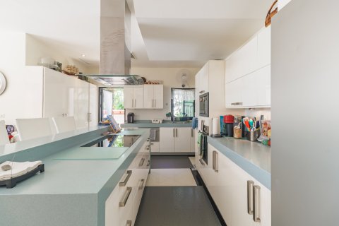 Casa de 5 dormitorios en Bang Tao, Tailandia № 202275 - foto 11