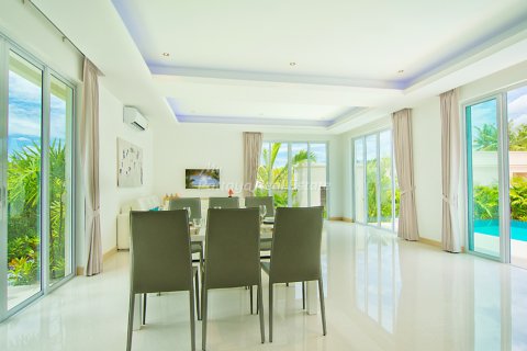 Casa de 3 dormitorios en Bang Lamung, Tailandia № 202276 - foto 16