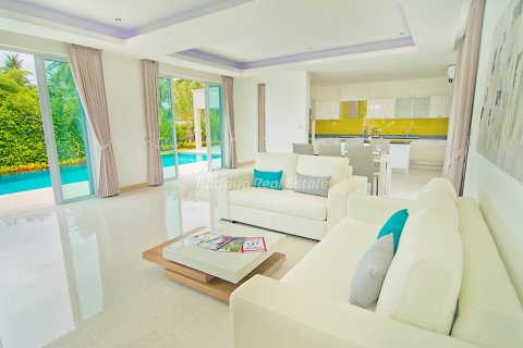 Casa de 3 dormitorios en Bang Lamung, Tailandia № 202276 - foto 7