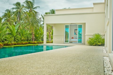 Casa de 3 dormitorios en Bang Lamung, Tailandia № 202276 - foto 5