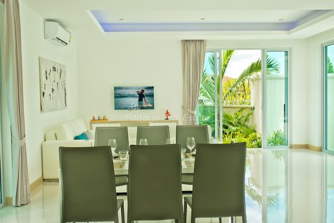 Casa de 3 dormitorios en Bang Lamung, Tailandia № 202276 - foto 18