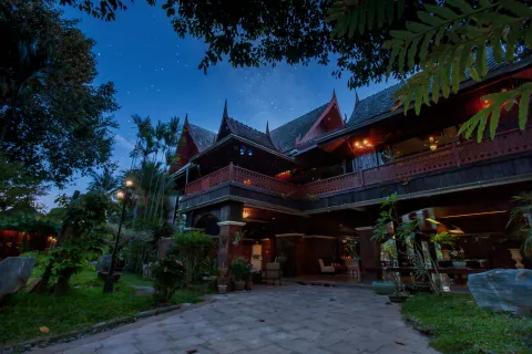 Villa in Rayong, Thailand 9 Schlafzimmer № 138864 - Foto 2