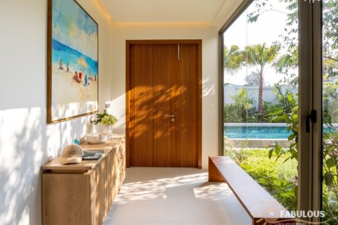 Chalet de 4 dormitorios en Bang Tao, Tailandia № 179228 - foto 2
