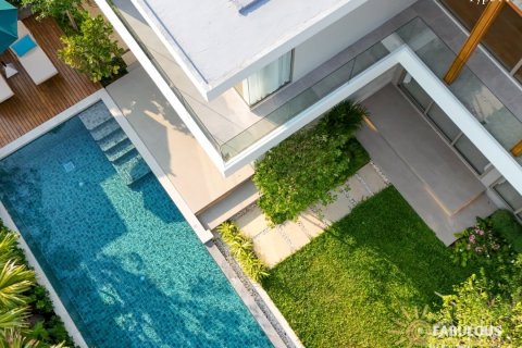 Chalet de 4 dormitorios en Bang Tao, Tailandia № 179228 - foto 3