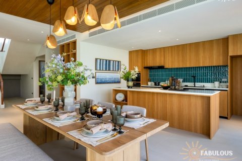 Chalet de 4 dormitorios en Bang Tao, Tailandia № 179228 - foto 30