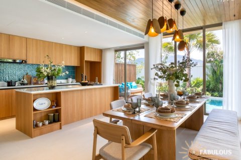 Chalet de 4 dormitorios en Bang Tao, Tailandia № 179228 - foto 10