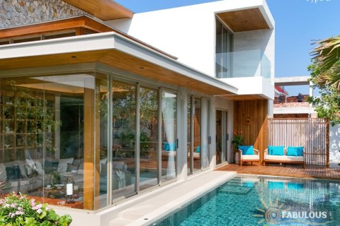 Chalet de 4 dormitorios en Bang Tao, Tailandia № 179228 - foto 18