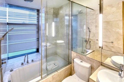 Condo in Bangkok, Thailand, 2 bedrooms № 119026 - photo 9