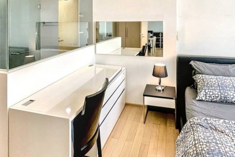 Condominio de 1 dormitorio en Khlong Toei, Bangkok, Tailandia № 119029 - foto 5