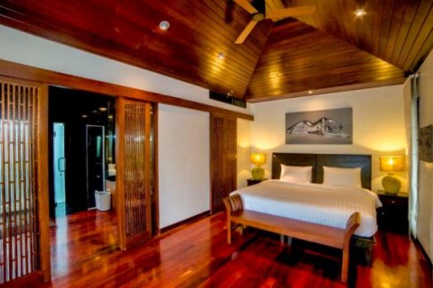 Chalet de 5 dormitorios en Surin Beach, Tailandia № 191170 - foto 14