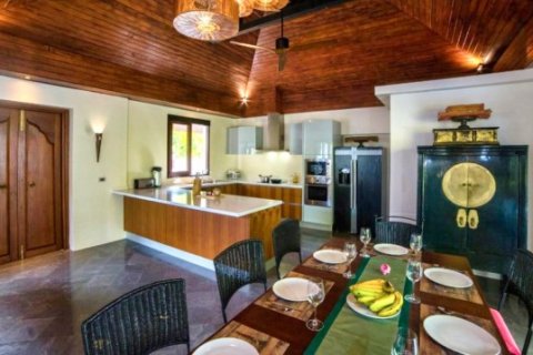 Chalet de 5 dormitorios en Surin Beach, Tailandia № 191170 - foto 9