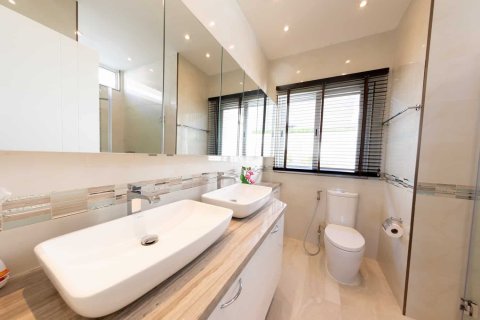 Chalet de 2 dormitorios en Hua Hin, Tailandia № 166491 - foto 30