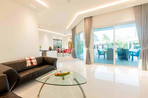 Chalet de 2 dormitorios en Hua Hin, Tailandia № 166491 - foto 18