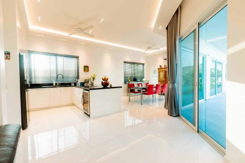 Chalet de 2 dormitorios en Hua Hin, Tailandia № 166490 - foto 16