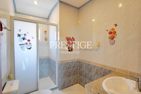 House in Pattaya, Thailand 5 bedrooms № 198645 - photo 18