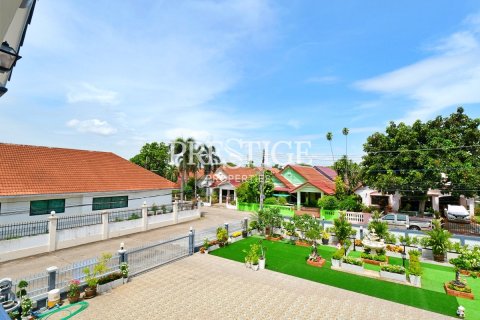 House in Pattaya, Thailand 5 bedrooms № 198645 - photo 28