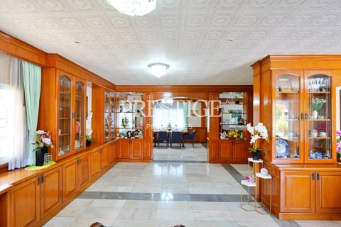 House in Pattaya, Thailand 5 bedrooms № 198645 - photo 3