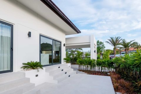 Chalet de 2 dormitorios en Hua Hin, Tailandia № 166608 - foto 4